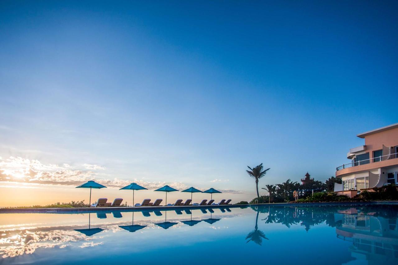 Beverly Hills Durban Esterno foto The swimming pool at the resort