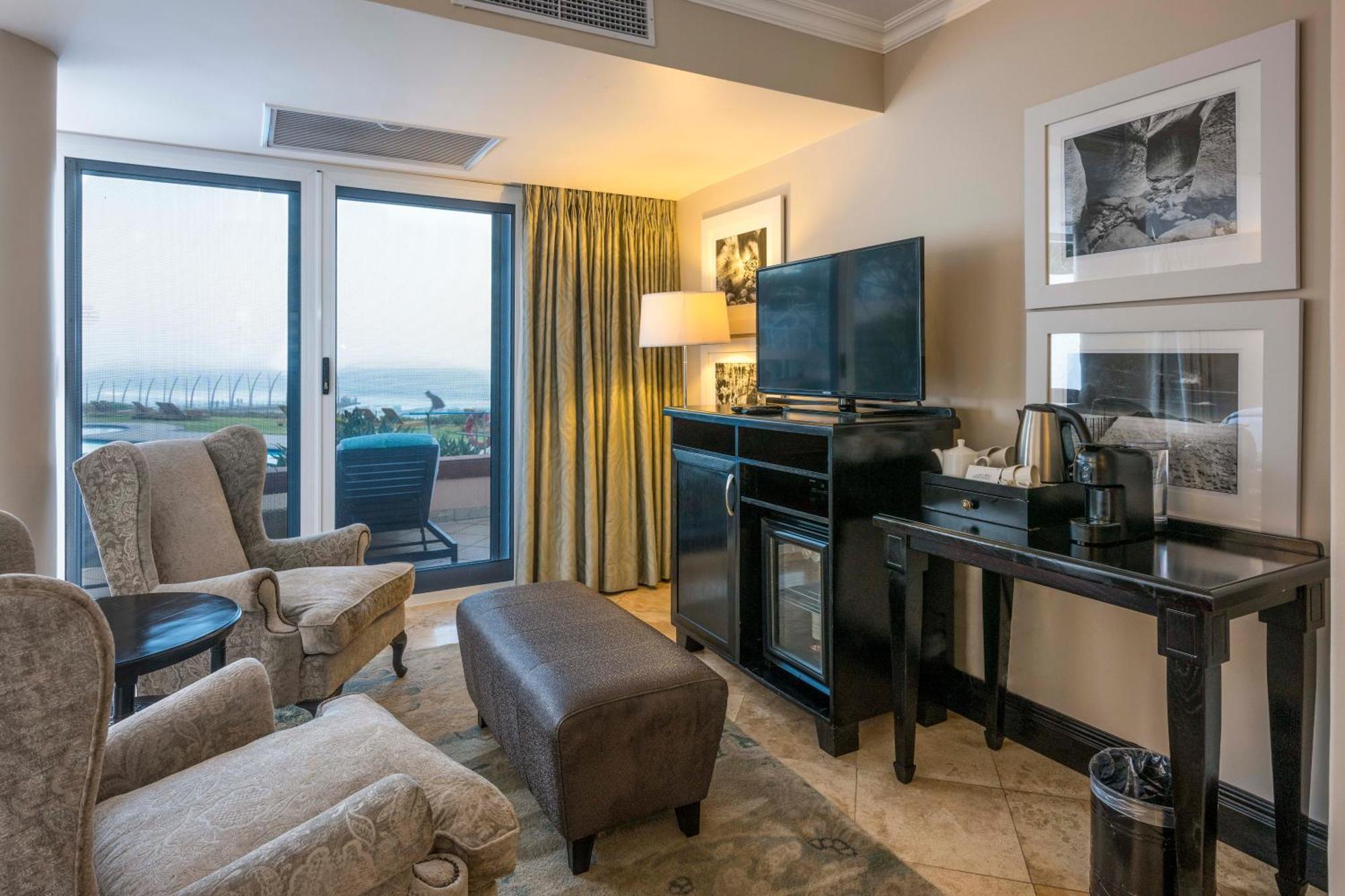 Beverly Hills Durban Esterno foto A suite at the InterContinental